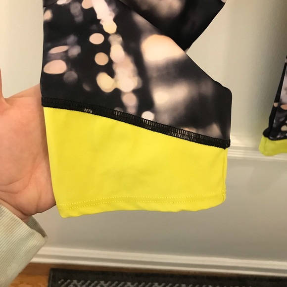 Onzie Sky Crops Medium Large yellow back capri skyline city lights leggings - Picture 4 of 8